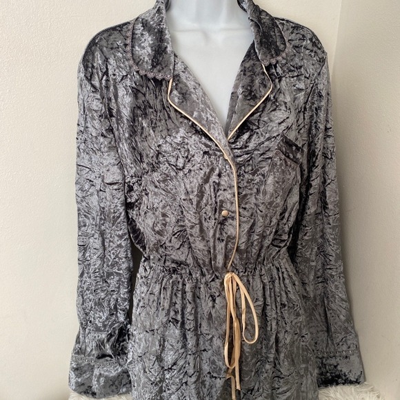 POL Women's Gray Crushed Velvet Long Sleeve Mini Dress Pajama Style L - Picture 1 of 5